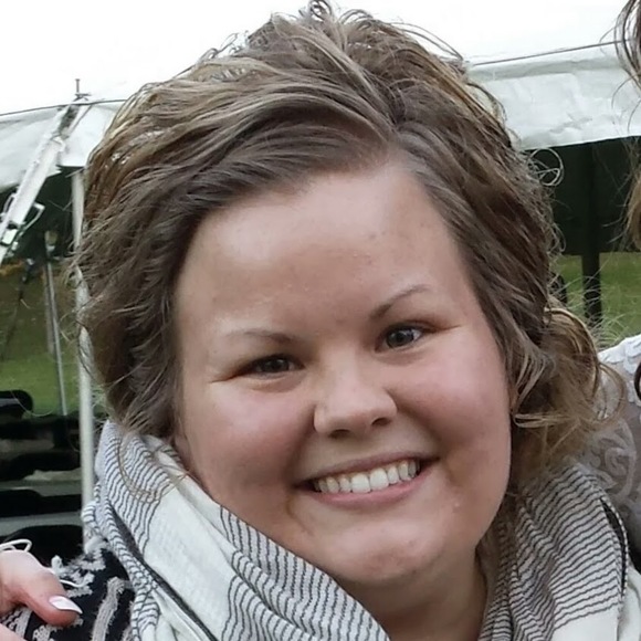 Meet your Posher, Jenni - Picture 1 of 1